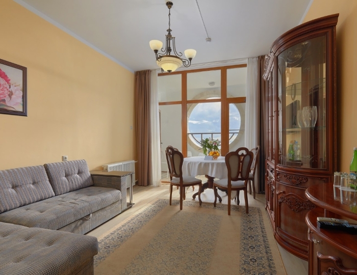 2-местное 2-комн. люкс (центр, 5-9 эт.), корп. 2 - Санаторий «им. М.В. Фрунзе» Сочи